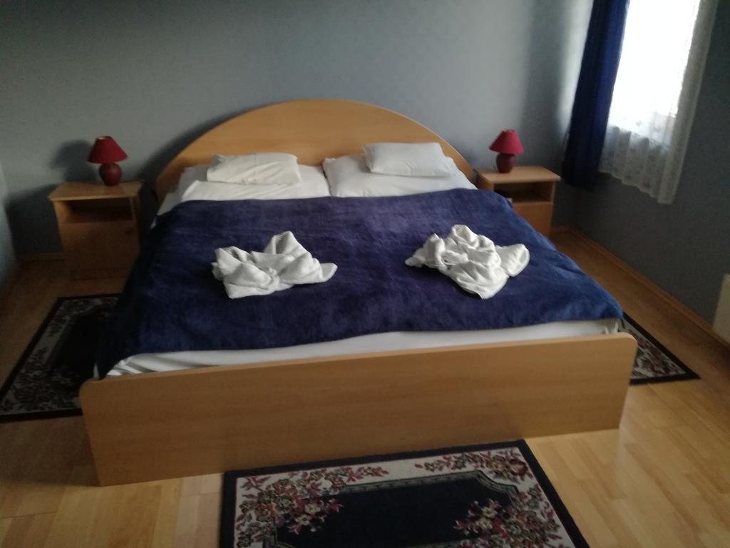 Hotel Arany Trofea 埃格尔 外观 照片