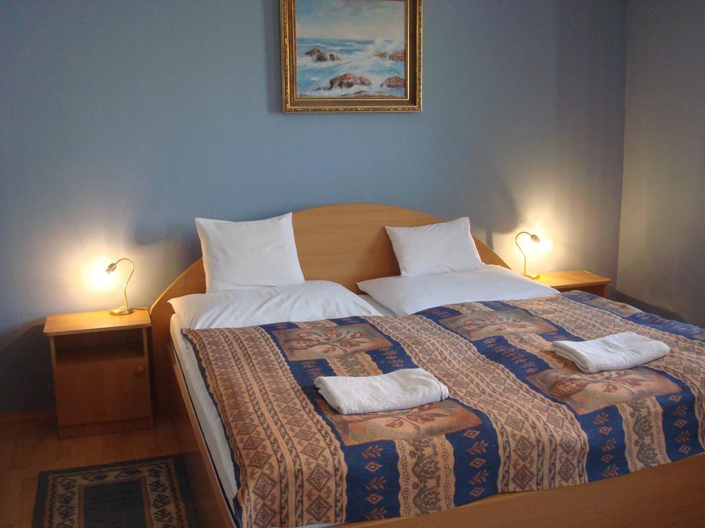Hotel Arany Trofea 埃格尔 外观 照片